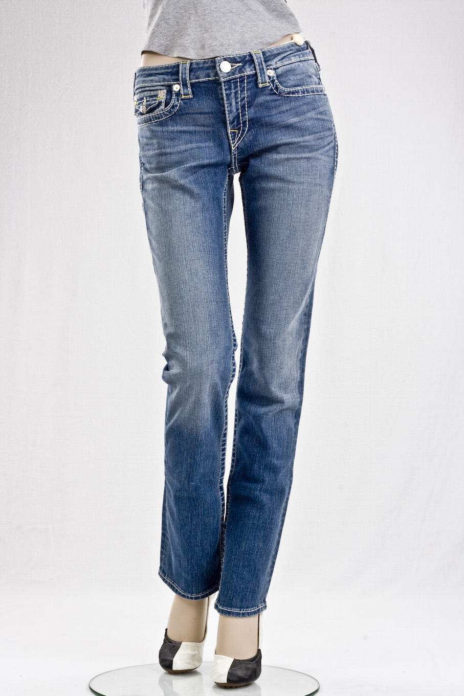 джинсы женские True Religion "прямые" Slim-straight w flaps