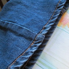 Как укоротить джинсы правильно